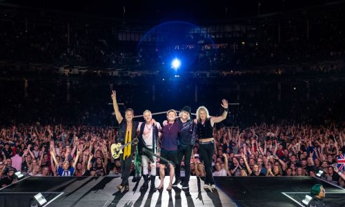 Def Leppard rocks new generation at Fenway show