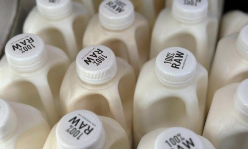 Lisa Jarvis: Bizarre raw milk trend puts kids at risk