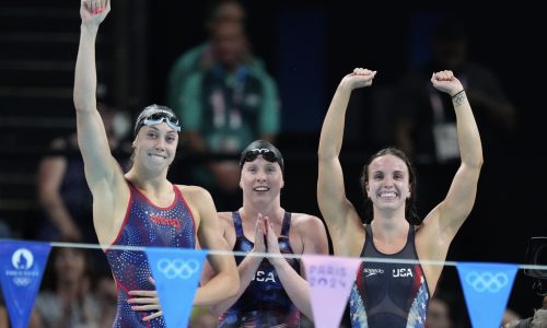 Lakeville’s Regan Smith wins another gold in medley relay, leaves Paris with 8 career Olympic medals