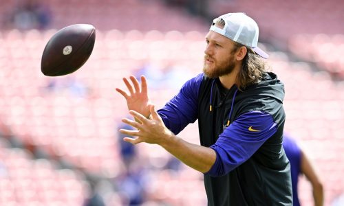 T.J. Hockenson slowly but surely working his way back for Vikings