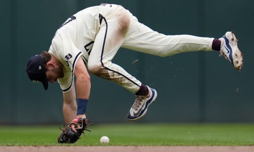 Big error costs Twins late in loss to Cardinals