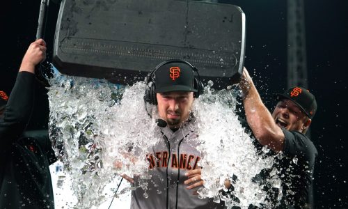 Giants’ ace Snell no-hits Reds