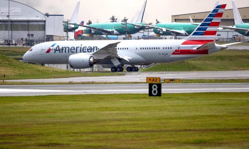 FAA orders 787 cockpit seat checks after rise in incidents