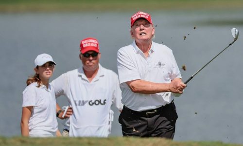 Trump reveals $513 million from golf clubs and resorts