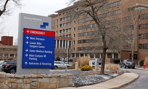 Nurses, advocates rally to keep Carney Hospital, Nashoba Valley Medical Center open