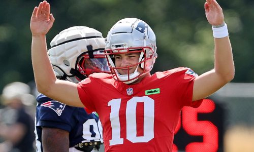 Patriots still confident current roster can support rookie quarterback