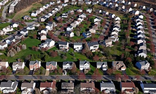 Ticker: Home sales fell in August despite easing mortgage rates; Nearly 138,000 beds are being recalled