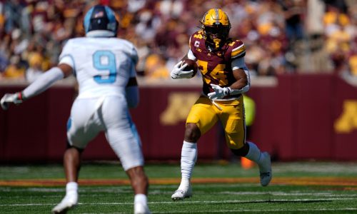 Gophers use passing game to roll Rhode Island, 48-0