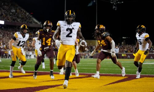 Gophers overrun in 31-14 loss to Iowa in rivalry game