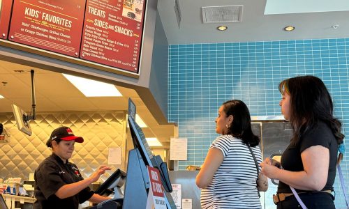 Editorial: California closings show perils of raising fast-food minimum wage