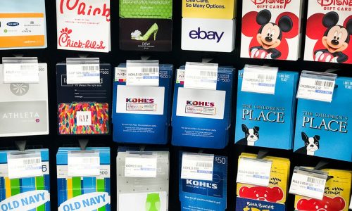 Survey: 43% of Americans have at least one unused gift card