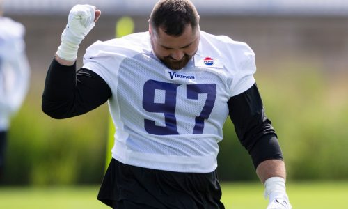 Source: Vikings sign defensive tackle Harrison Phillips to two-year extension