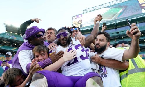 Vikings running back Aaron Jones still got his Lambeau Leap even though he didn’t score