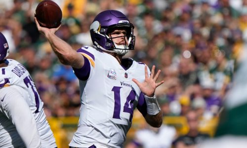 Vikings hang on for 31-29 win over Packers thanks to late drive by Sam Darnold