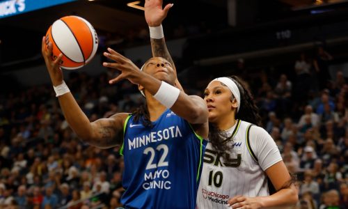 Lynx make it five straight wins by beating Chicago 83-66