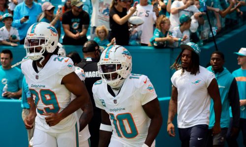 Dolphins’ Tyreek Hill detained by police outside stadium, scores TD in opener vs. Jaguars