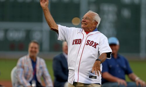 Joe Castiglione, voice of Red Sox radio for 42 years, announces retirement