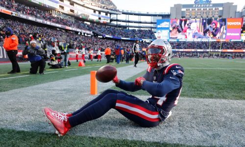 Patriots-Dolphins inactives: Top safeties out, Kendrick Bourne returns