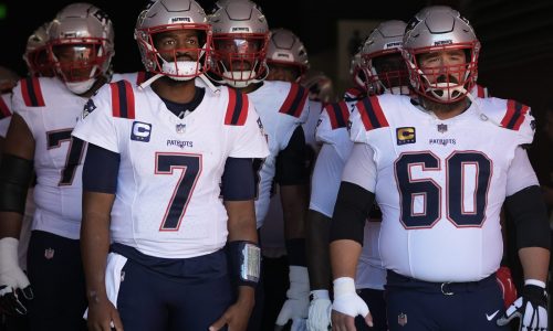 Sources: Patriots captain weighing possible season-ending surgery