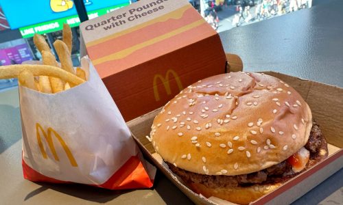 US health officials identify more E. coli cases linked to McDonald’s and inspect an onion grower in Washington