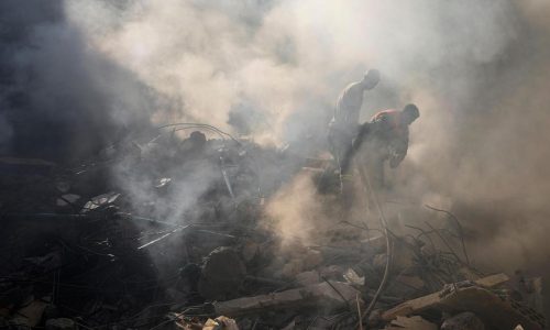 In separate strikes, Israeli forces kill 2 Lebanese soldiers and injure 2 UN peacekeepers