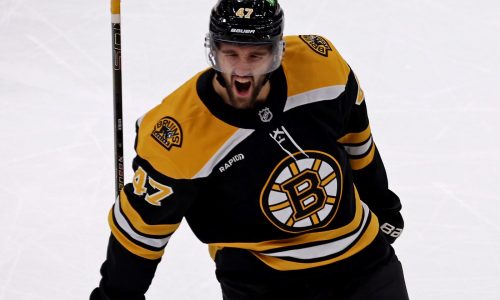 Bruins survive late Montreal rally, win 6-4