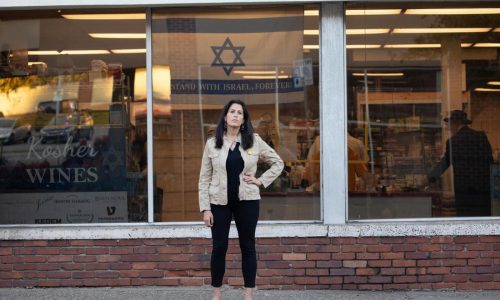 Some Jewish voters in presidential swing states reconsider their longtime devotion to Democrats