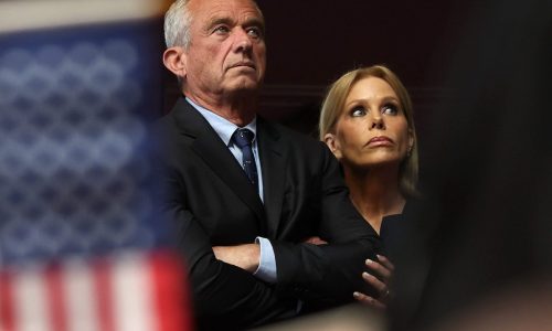 Robert F. Kennedy Jr. ‘begging’ Cheryl Hines not to divorce him: report