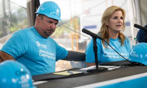 As President Jimmy Carter turns 100 in hospice, celebrity home builders Garth Brooks, Trisha Yearwood pay their respects