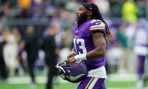 Vikings running back Aaron Jones initially felt hamstring injury during warmups