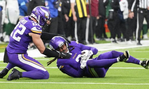 Stephon Gilmore’s late interception helps Vikings escape with 23-17 win over Jets