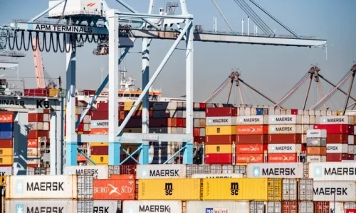 US Trade Deficit Falls to 5-Month Low as Exports Rise to Record High