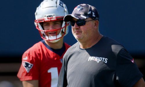 Patriots have not considered changing offensive play-caller
