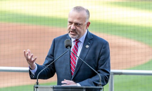 After 22 years leading Twins, Dave St. Peter stepping aside; Derek Falvey becoming team president