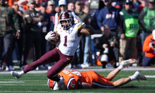 Gophers football: ‘Tough’ Darius Taylor battles injuries to put up nearly 200 total yards at Illinois