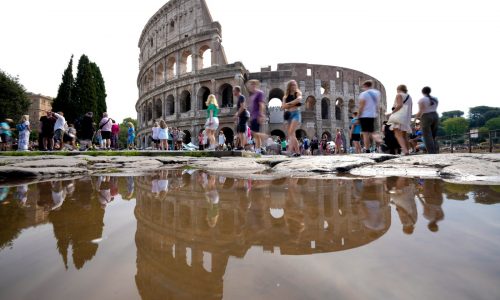 Ticker: Airbnb deal will let users play gladiator in Rome’s Colosseum