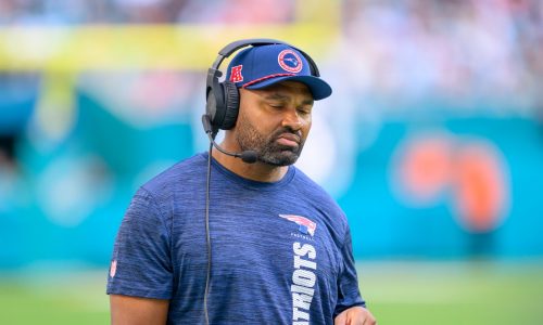 How Jerod Mayo addressed Patriots’ lighter locker room mood after loss to Dolphins