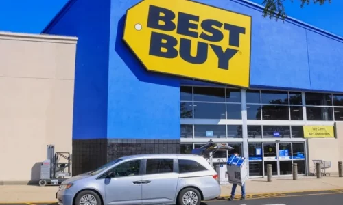 Best Buy Posts Weak Earnings and Sales as Customers Wait for Deals