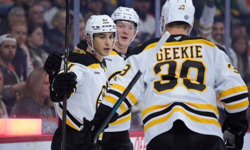 Bruins’ solid effort leads to 3-0 win over Flyers
