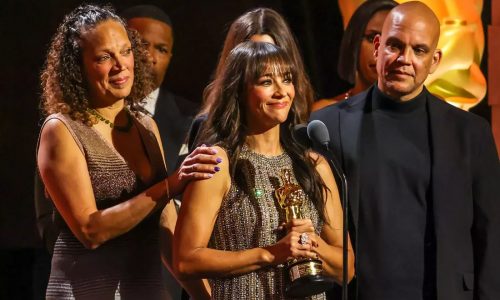 Rashida Jones delivers the speech her late father Quincy wrote to accept his honorary Oscar