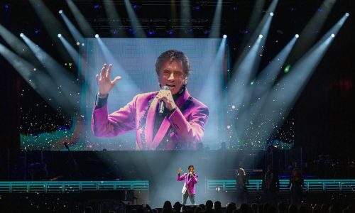 Barry Manilow is back with Las Vegas Christmas show