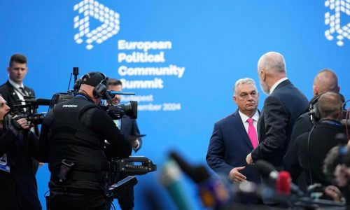 50 European leaders assess how Trump will affect their fortunes and seek a common stance on Russia