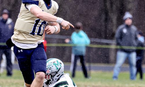 Mansfield beats Foxboro, coach Mike Redding earns 300th win