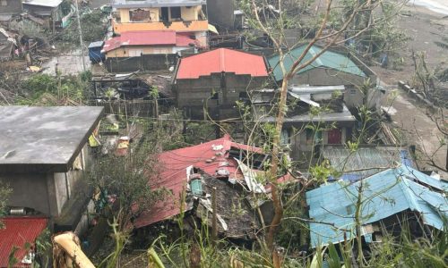 Typhoon Man-yi leaves 7 dead in Philippines and worsens crisis from back-to-back storms