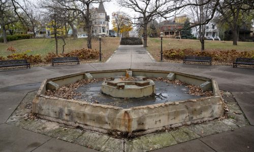 St. Paul: Irvine Park fountain to be restored this winter, former Ecolab statue newly installed at Western Sculpture Park