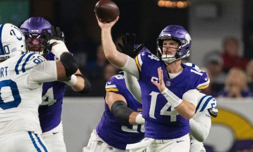 Vikings shake off rough start to beat Colts 21-13