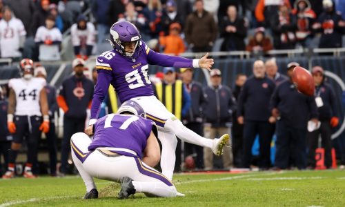 Romo continues to make the most of his opportunity with Vikings