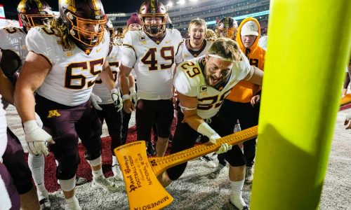 Gophers-Badgers rivalry game coldest in Madison since 1951