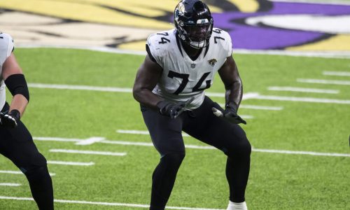 Vikings left tackle Cam Robinson isn’t tipping his hand