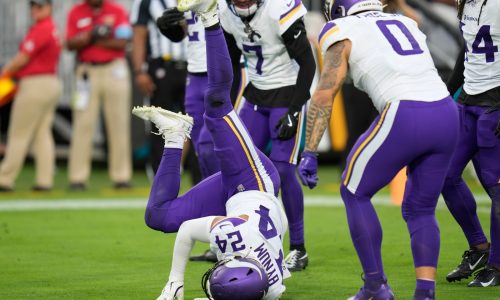 WATCH: Vikings safety Cam Bynum pays tribute to Australian breakdancer Raygun